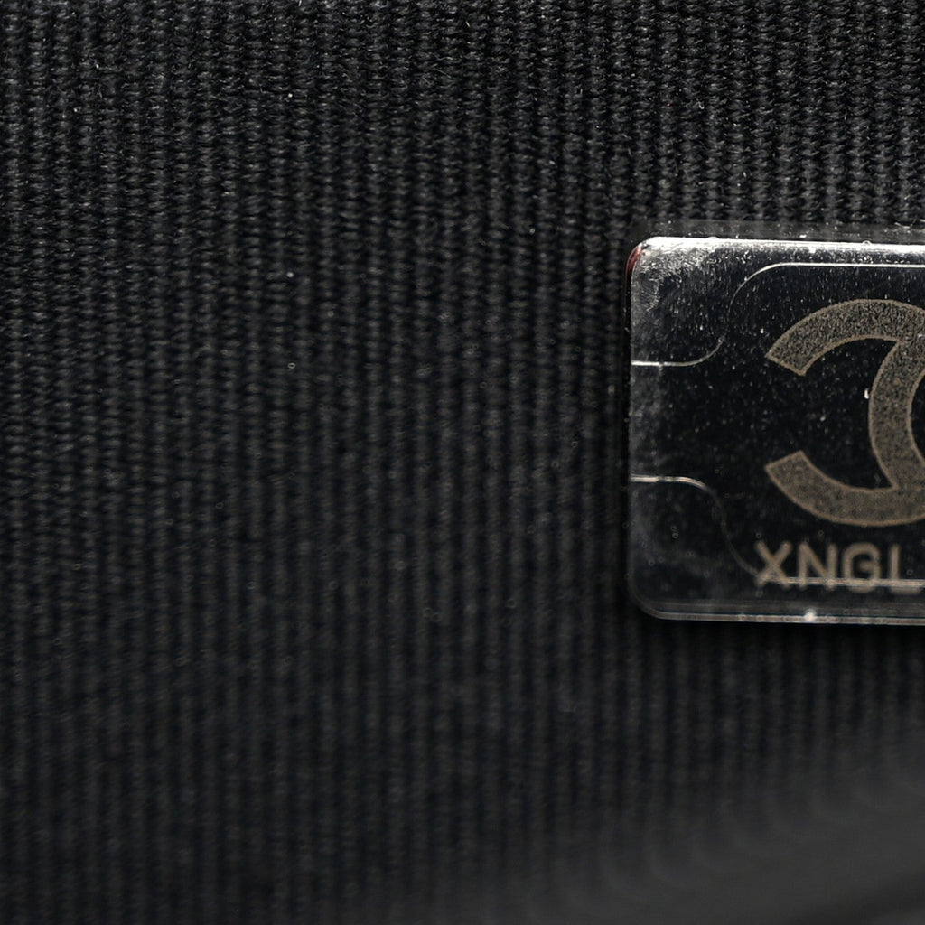 Caviar Quilted Chanel 19 Wallet On Chain WOC Black White