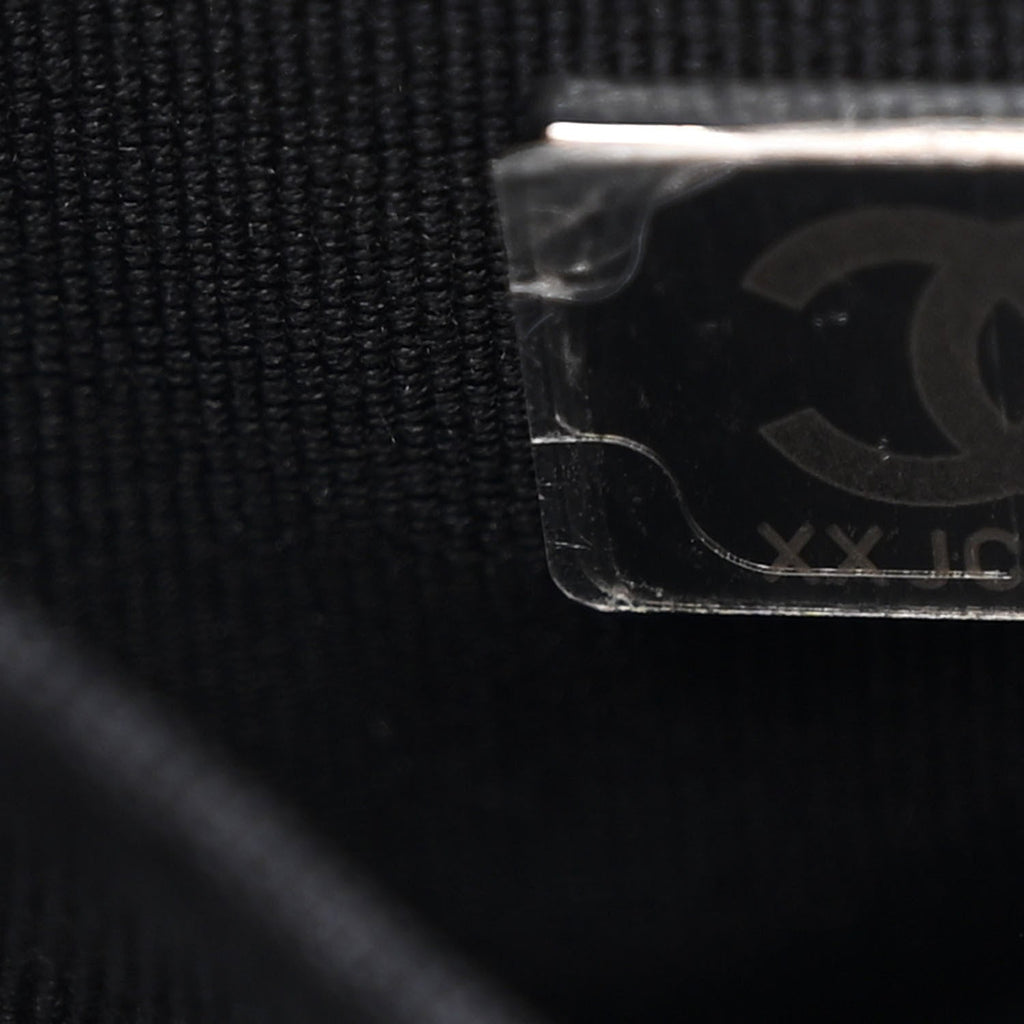 Caviar Quilted New Medium Boy Flap Black